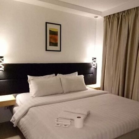 Dragonlink Suites Makati City Exterior photo