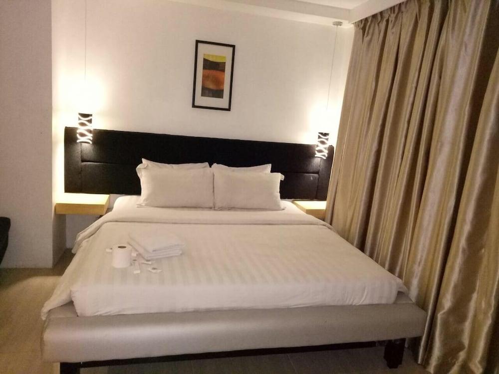 Dragonlink Suites Makati City Exterior photo