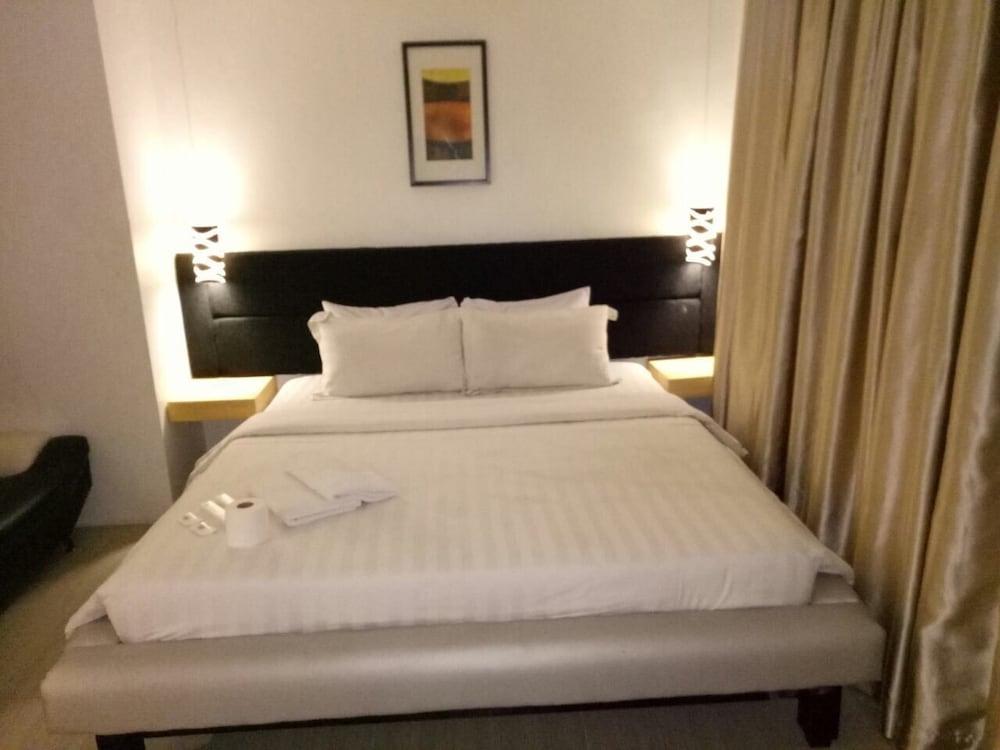 Dragonlink Suites Makati City Exterior photo